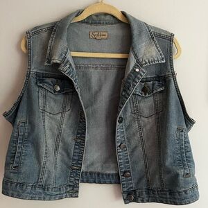 Jean Vest - White Distressed Wash - Western Style